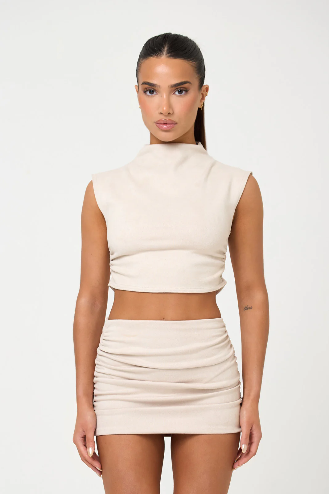 The high neck suede crop top - cream