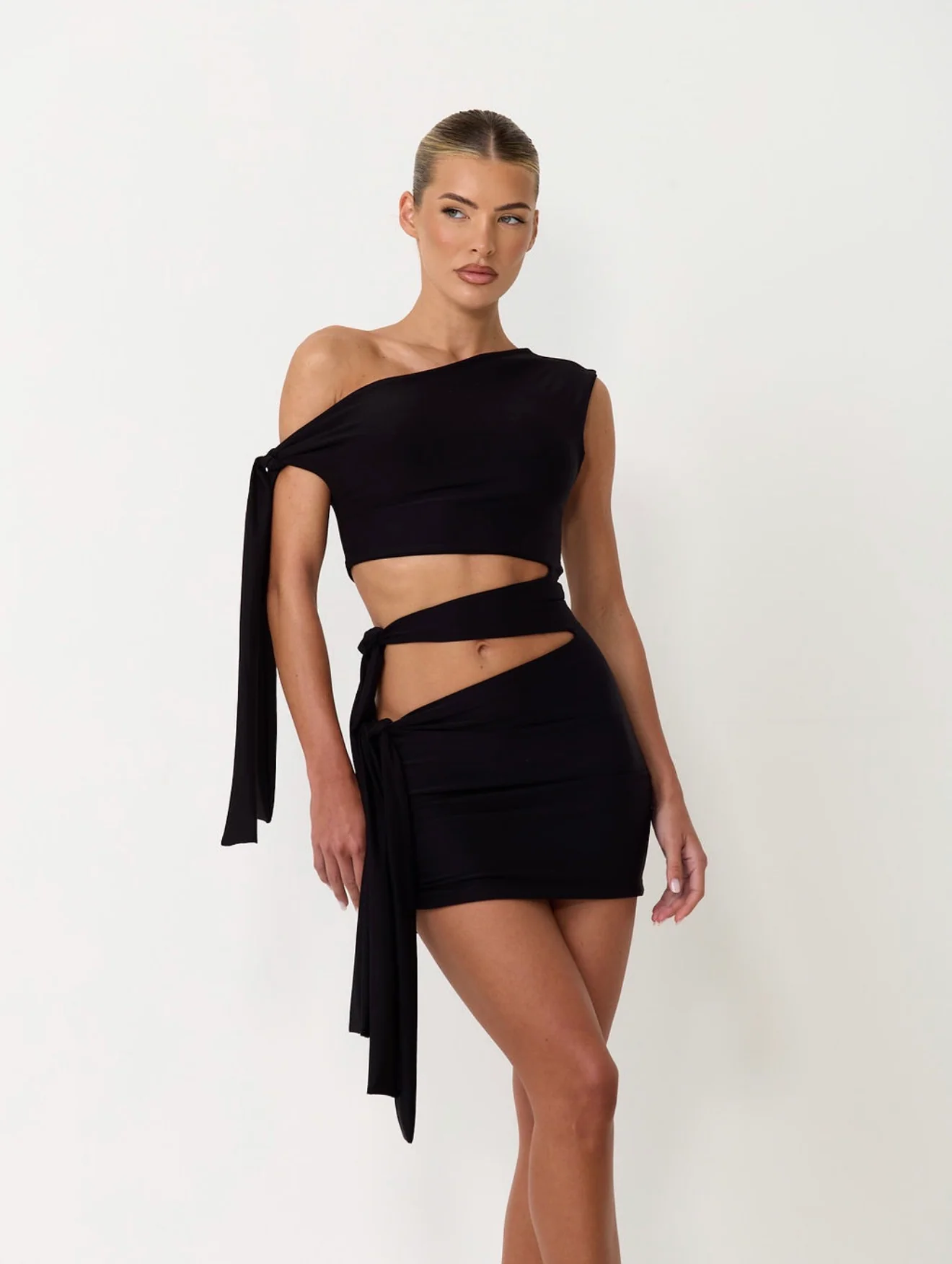 The tie side mini - black